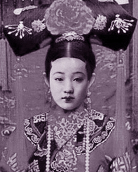 历史上珍妃真的是被淹死的吗？她是如何被推下去的？