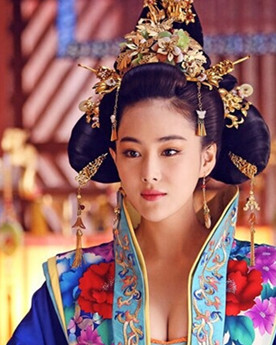 九子夺嫡后雍正成功登基，他的生母德妃是什么表现？