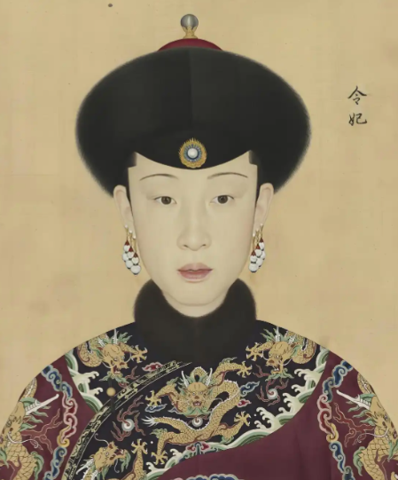 令妃：宠冠六宫却止步皇贵妃的隐秘逻辑