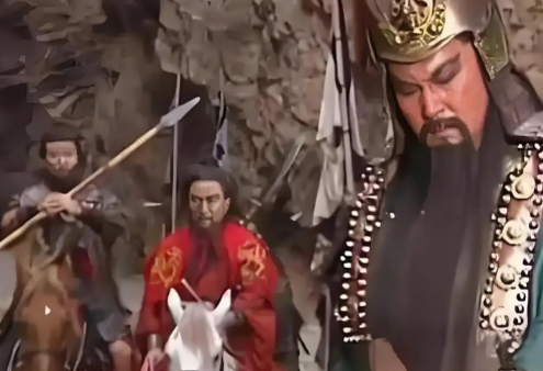 华容道之局：诸葛亮以“放曹”为棋，谋定三分天下