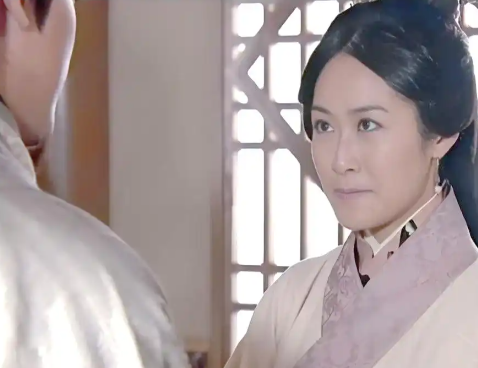 诸葛亮与黄月英：婚姻背后的生育之谜与时代困局