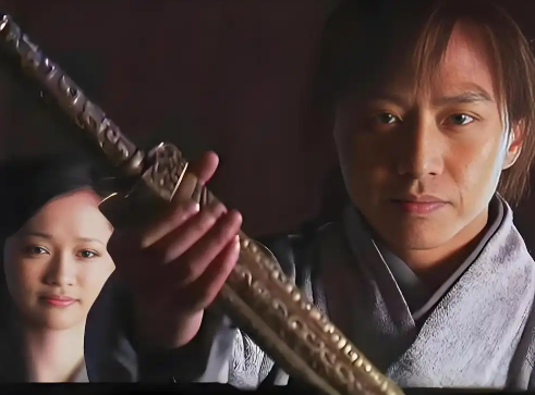 屠龙刀与倚天剑:武侠世界中的双璧争辉