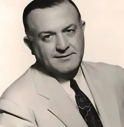 格罗菲：爵士交响的色彩大师与自然诗篇的绘梦者