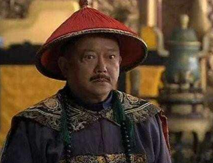 和珅贪墨滔天，何以能久居高位：权力迷局中的多重密码